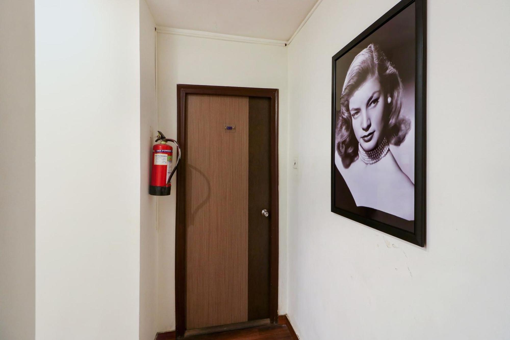 Oyo Flagship 1805 Hotel Star Delight Panchuria Екстериор снимка